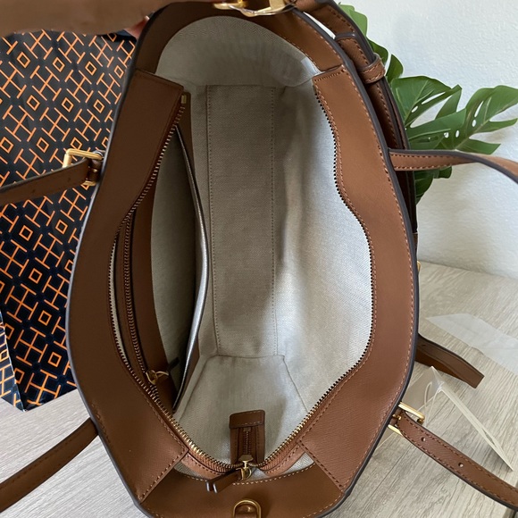 New ✨Authentic Emerson Tory Burch tote bag - Picture 8 of 15